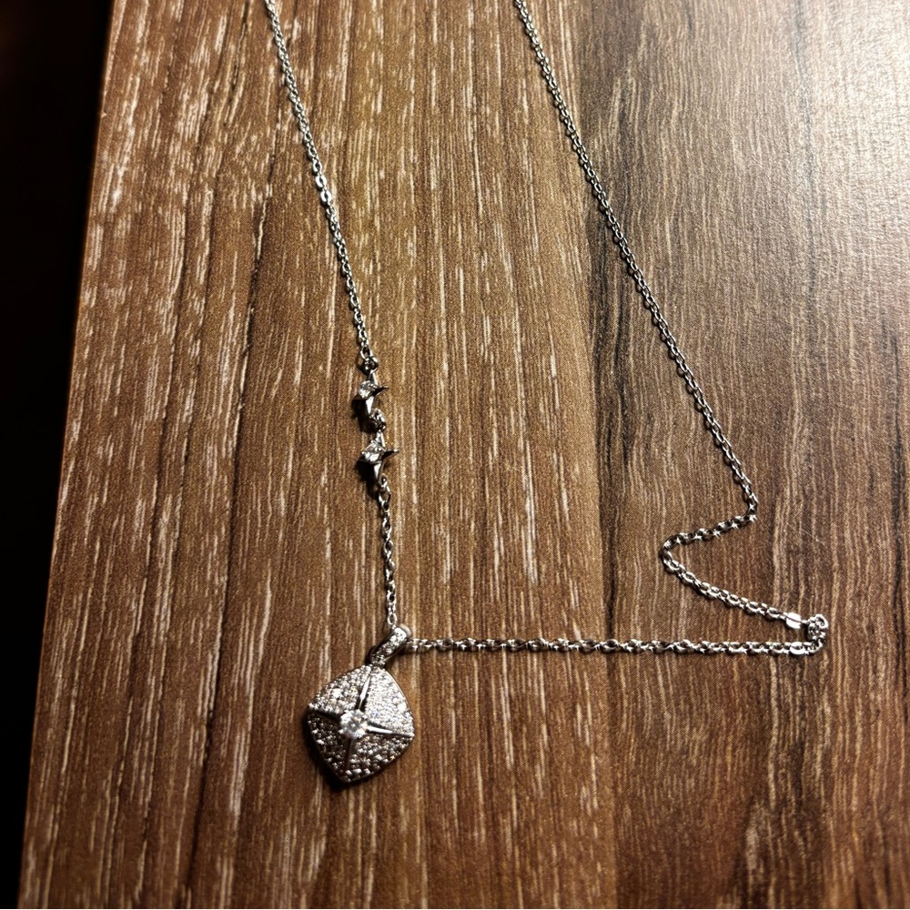 Elegant Silver Pendant Necklace